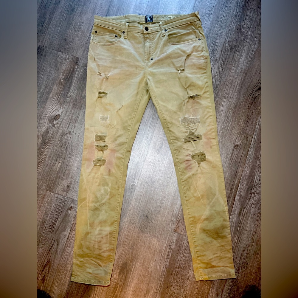Men’s PRPS Distressed pants.